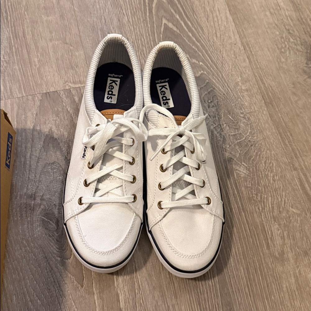 Keds Classic White Lace-Up Sneakers
Never worn 
Size 8.5